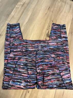 Lululemon Fast and Free size 10 nulux 25” in Hinshu alpine white multi